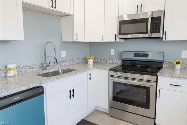 749 Holladay LN, Virginia Beach, VA 23455