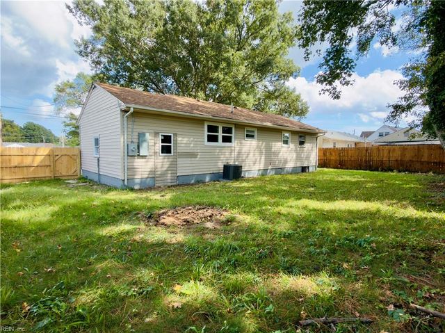 749 Holladay LN, Virginia Beach, VA 23455