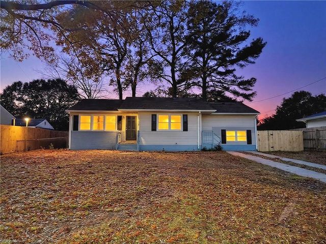 749 Holladay LN, Virginia Beach, VA 23455