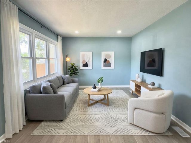 749 Holladay LN, Virginia Beach, VA 23455