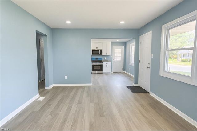 749 Holladay LN, Virginia Beach, VA 23455