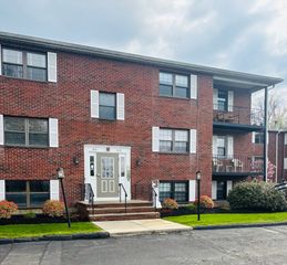 90 Neponset St 801, Canton, MA 02021