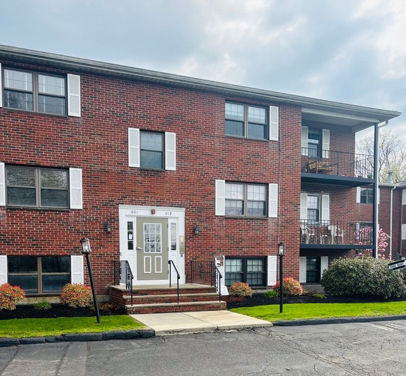 90 Neponset St 801, Canton, MA 02021