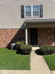 15792 Cambridge Drive, Clinton Township, MI 48038