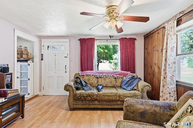 14 Pine Hill Road, Enfield, CT 06082