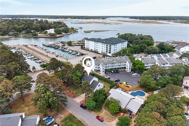 2205 Newbern LN, Virginia Beach, VA 23451