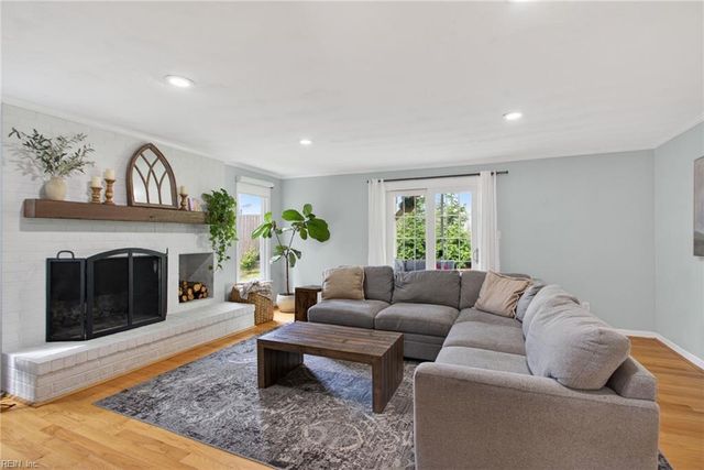 2205 Newbern LN, Virginia Beach, VA 23451