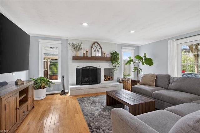2205 Newbern LN, Virginia Beach, VA 23451
