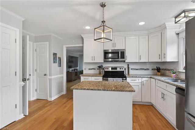 2205 Newbern LN, Virginia Beach, VA 23451