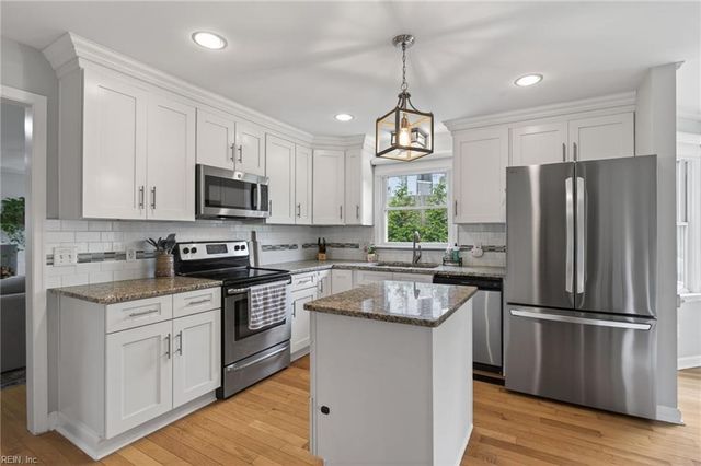 2205 Newbern LN, Virginia Beach, VA 23451