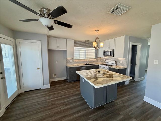 18902 Atasca Oaks, Humble, TX 77346