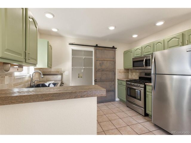 1220 Sundance St, Woodland Park, CO 80863