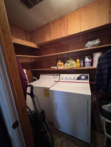 686 W Pine Street, Varnville, SC 29944