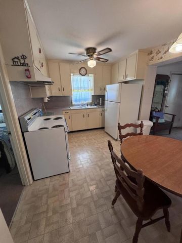 686 W Pine Street, Varnville, SC 29944