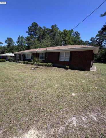 686 W Pine Street, Varnville, SC 29944