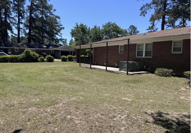 686 W Pine Street, Varnville, SC 29944