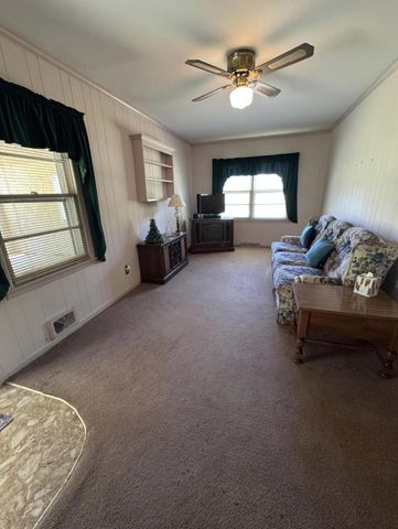 686 W Pine Street, Varnville, SC 29944