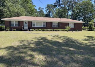 686 W Pine Street, Varnville, SC 29944
