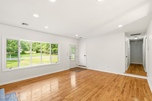 2021 Paterson Avenue, Whiting, NJ 08759
