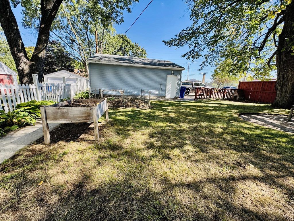1444 Saint Albans Street N, Saint Paul, MN 55117 — photo 2