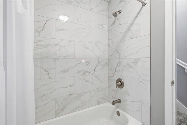 12810 N Colony DRIVE, Mequon, WI 53097