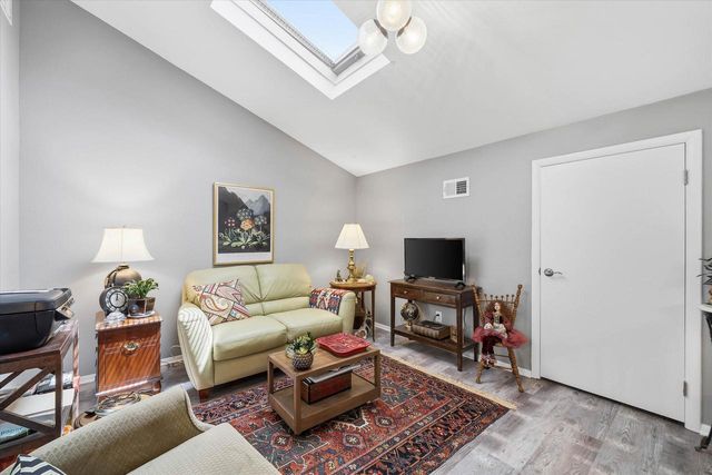 12810 N Colony DRIVE, Mequon, WI 53097