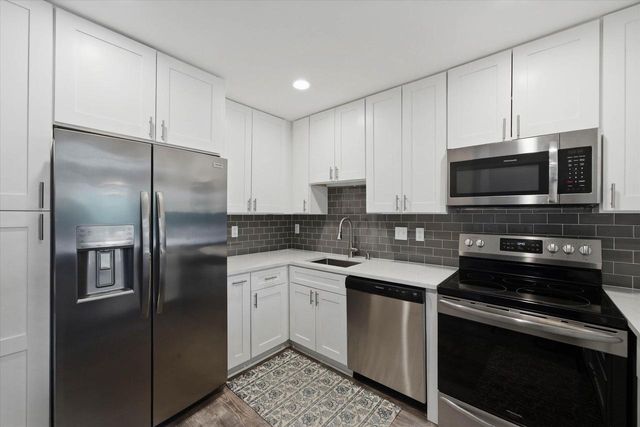 12810 N Colony DRIVE, Mequon, WI 53097