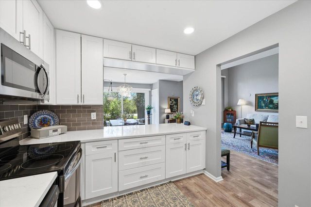 12810 N Colony DRIVE, Mequon, WI 53097