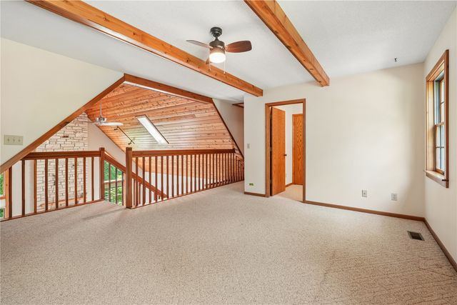 4084 Crest View NE, Solon, IA 52333