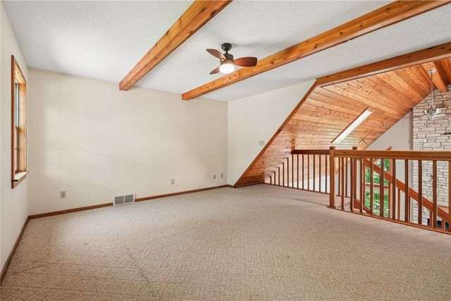 4084 Crest View NE, Solon, IA 52333
