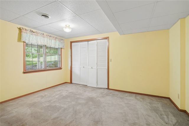 4084 Crest View NE, Solon, IA 52333