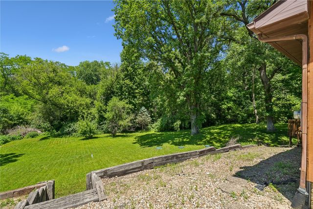 4084 Crest View NE, Solon, IA 52333