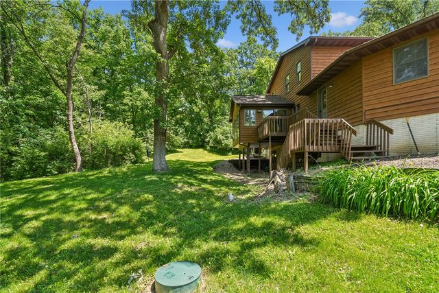 4084 Crest View NE, Solon, IA 52333