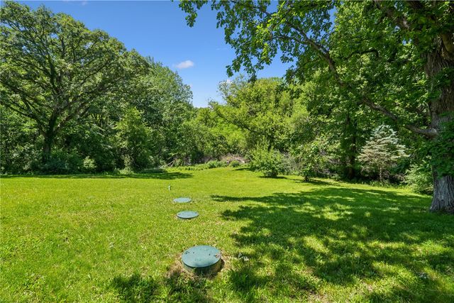 4084 Crest View NE, Solon, IA 52333