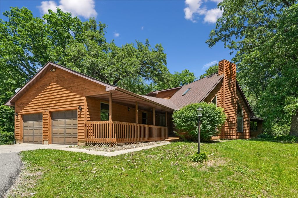 4084 Crest View NE, Solon, IA 52333