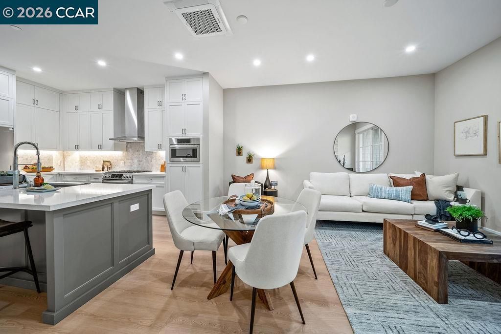 Image 3 of property listing at 600 Hartz Ave 201, Danville, CA 94526