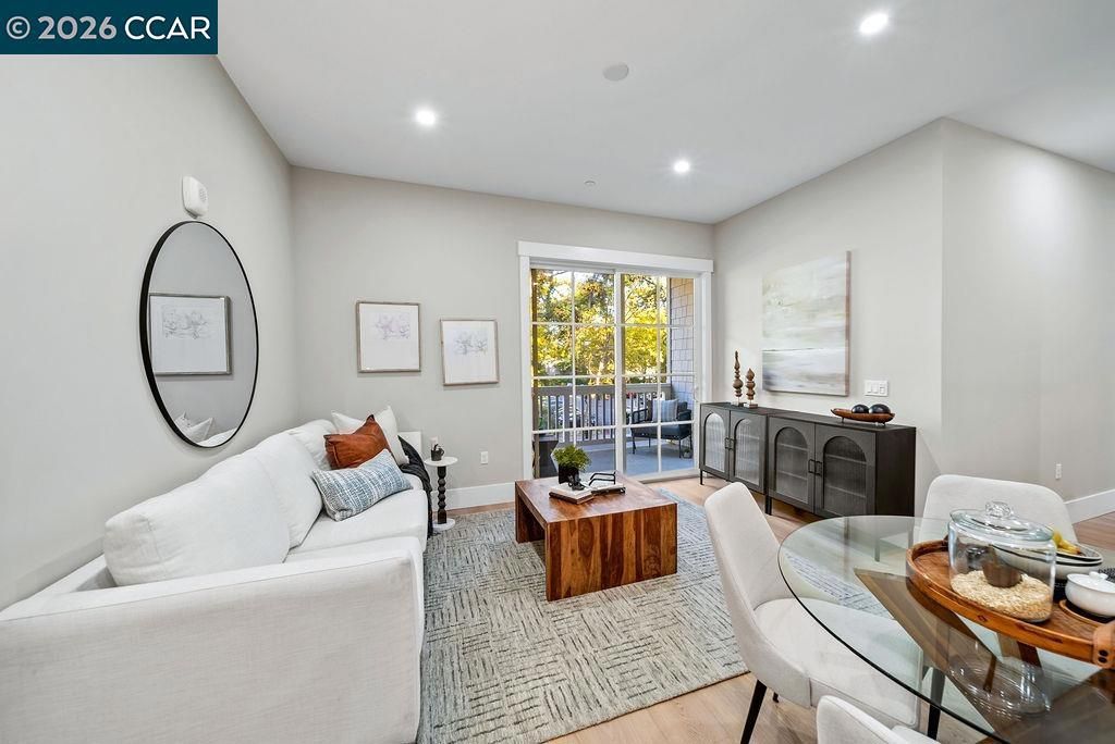 Image 6 of property listing at 600 Hartz Ave 201, Danville, CA 94526