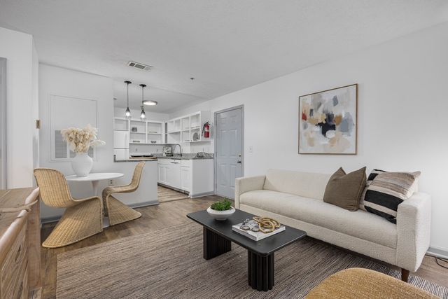 1808 State St Apt 113, Nashville, TN 37203