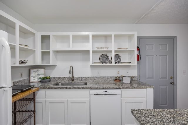 1808 State St Apt 113, Nashville, TN 37203