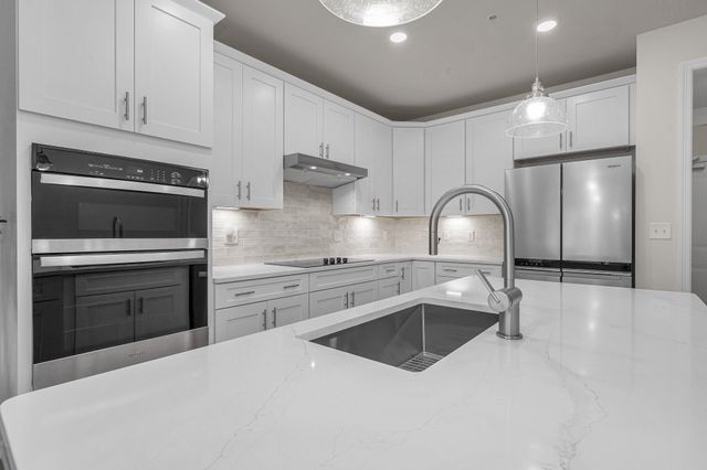 320 Martins Landing 209, North Reading, MA 01864