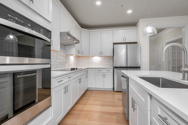 320 Martins Landing 209, North Reading, MA 01864