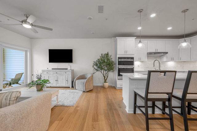 320 Martins Landing 209, North Reading, MA 01864