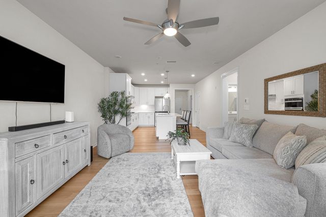 320 Martins Landing 209, North Reading, MA 01864