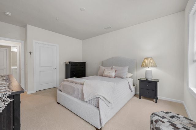 320 Martins Landing 209, North Reading, MA 01864