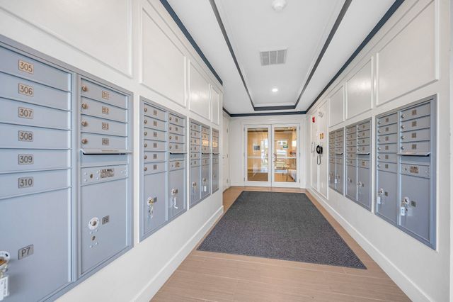 320 Martins Landing 209, North Reading, MA 01864