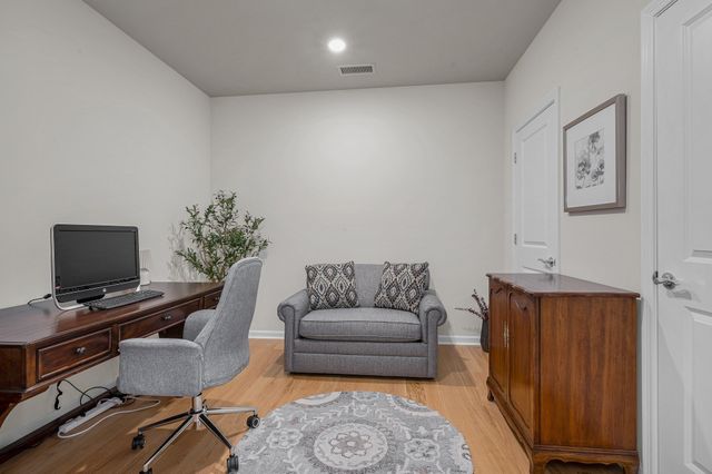 320 Martins Landing 209, North Reading, MA 01864