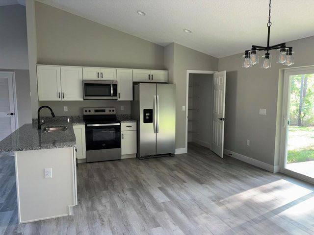 6373 N EARLSHIRE TERRACE, Dunnellon, FL 34434