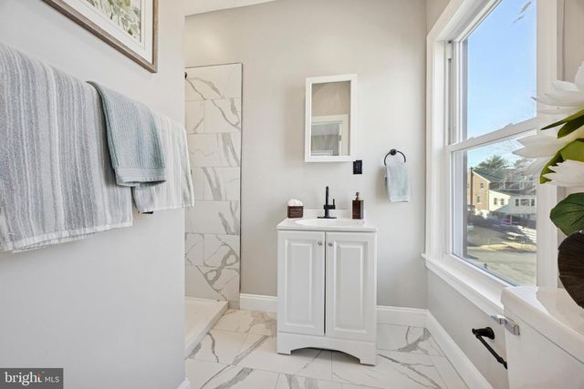 355 HOLMES RD, Holmes, PA 19043