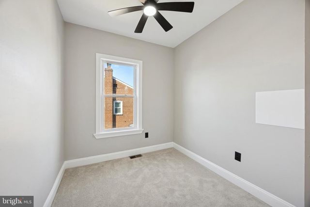 355 HOLMES RD, Holmes, PA 19043