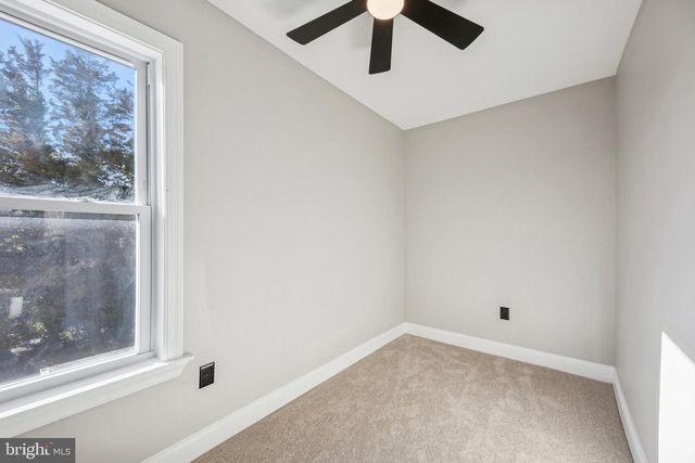 355 HOLMES RD, Holmes, PA 19043